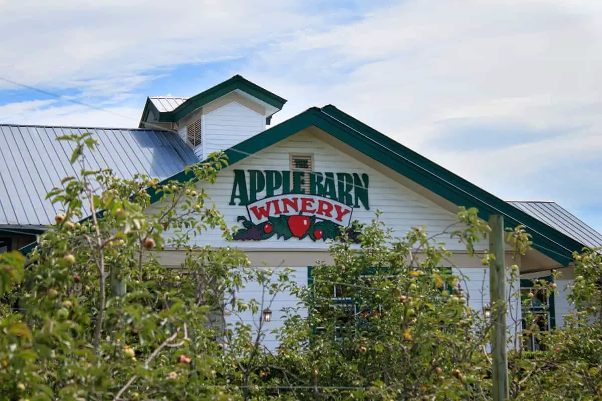 Things to Do at Apple Barn in Pigeon Forge (2023 Update)