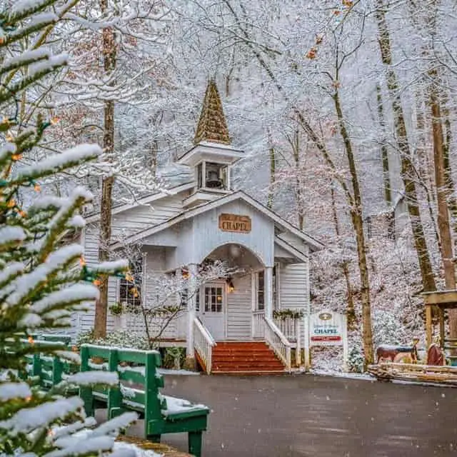 Does It Snow in Pigeon Tennessee? Smoky Mountain Opry