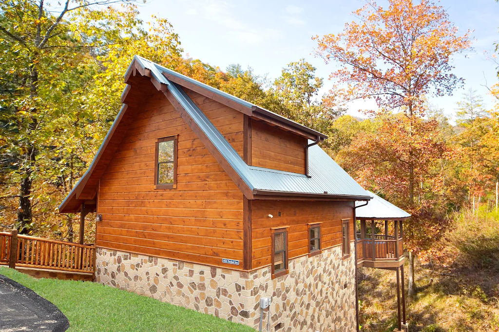 Romantic Cabin with Gazebo Hot Tub