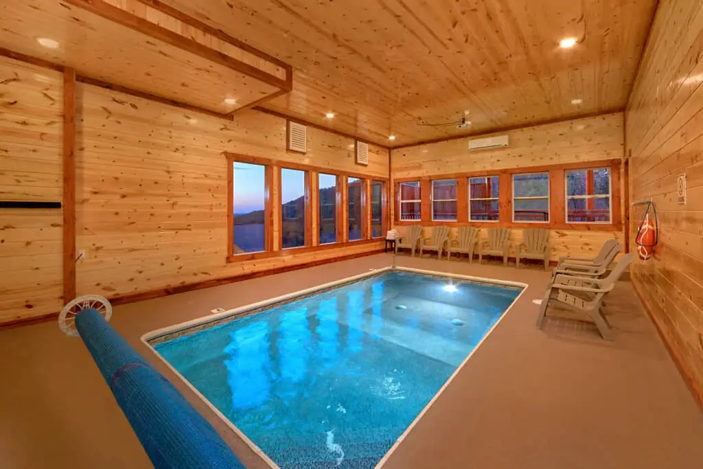 Splash Mountain Indoor Pool